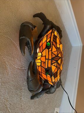 Stained Glass Crab Accent Lamp in Orange & Green